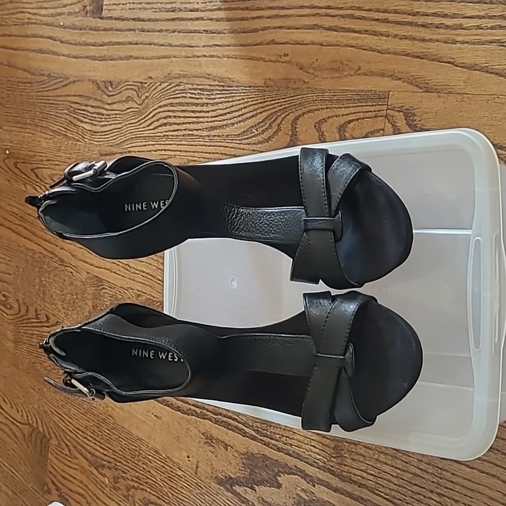 Nine west Sandals 4" brand new